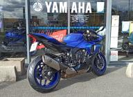 YAMAHA YZF 1000 R1