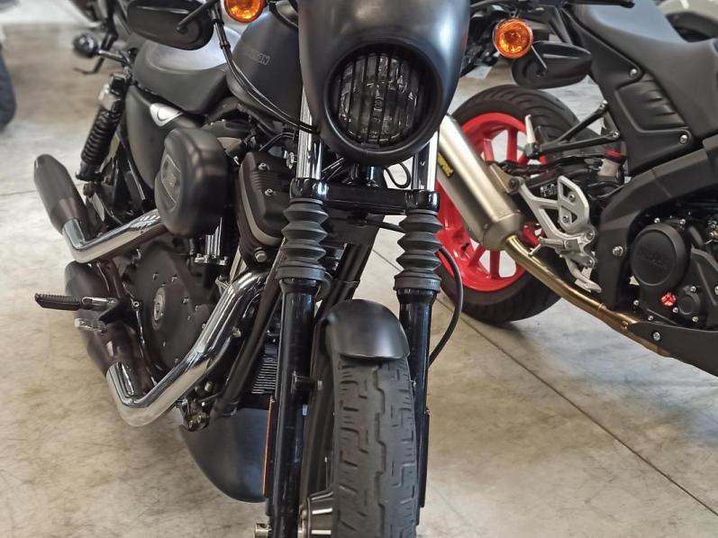 HARLEY-DAVIDSON SPORTSTER 883 N