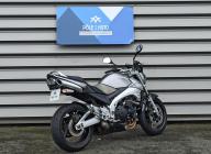 SUZUKI GSR 600